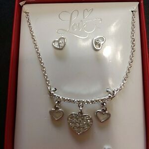 *Sale* Love heart necklace & earrings